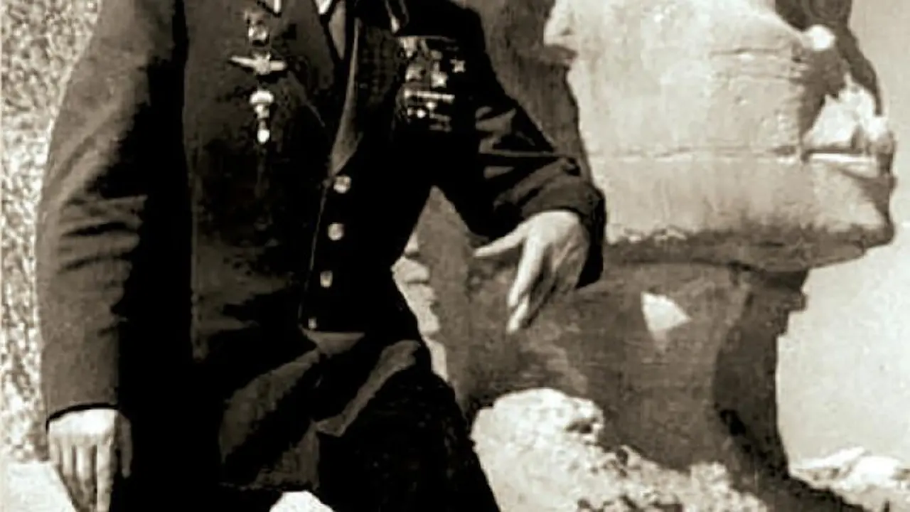 كيف وثقت الهيئة الوطنية للإعلام تفاصيل زيارة رائد الفضاء جاجارين إلى مصر؟